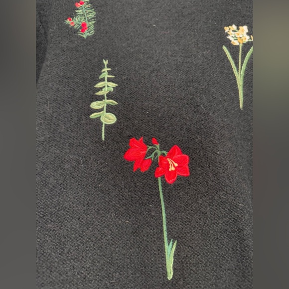 Vintage Susan Bristol Black Wool Cardigan with Floral Embroidery Size M EUC - Picture 3 of 8